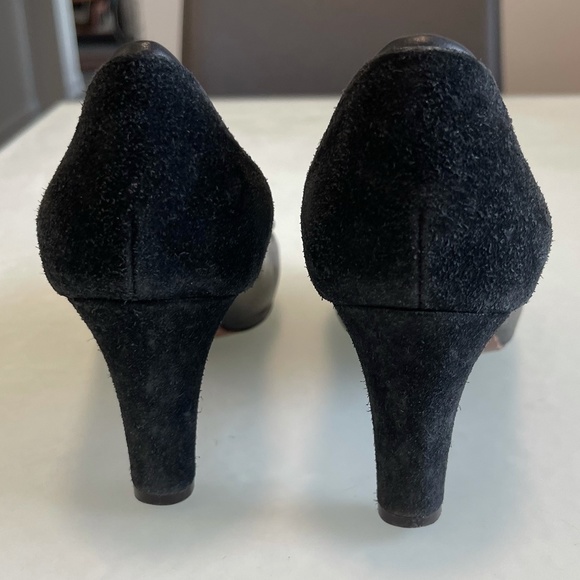 Marc by Marc Jacobs - Leather Suede Heel - Size 6 - Closed Toe - Gold Hardware - Picture 4 of 6